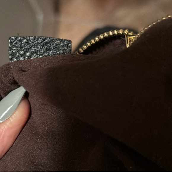 Louis Vuitton Mahina Selene PM w/strap - Picture 9 of 9